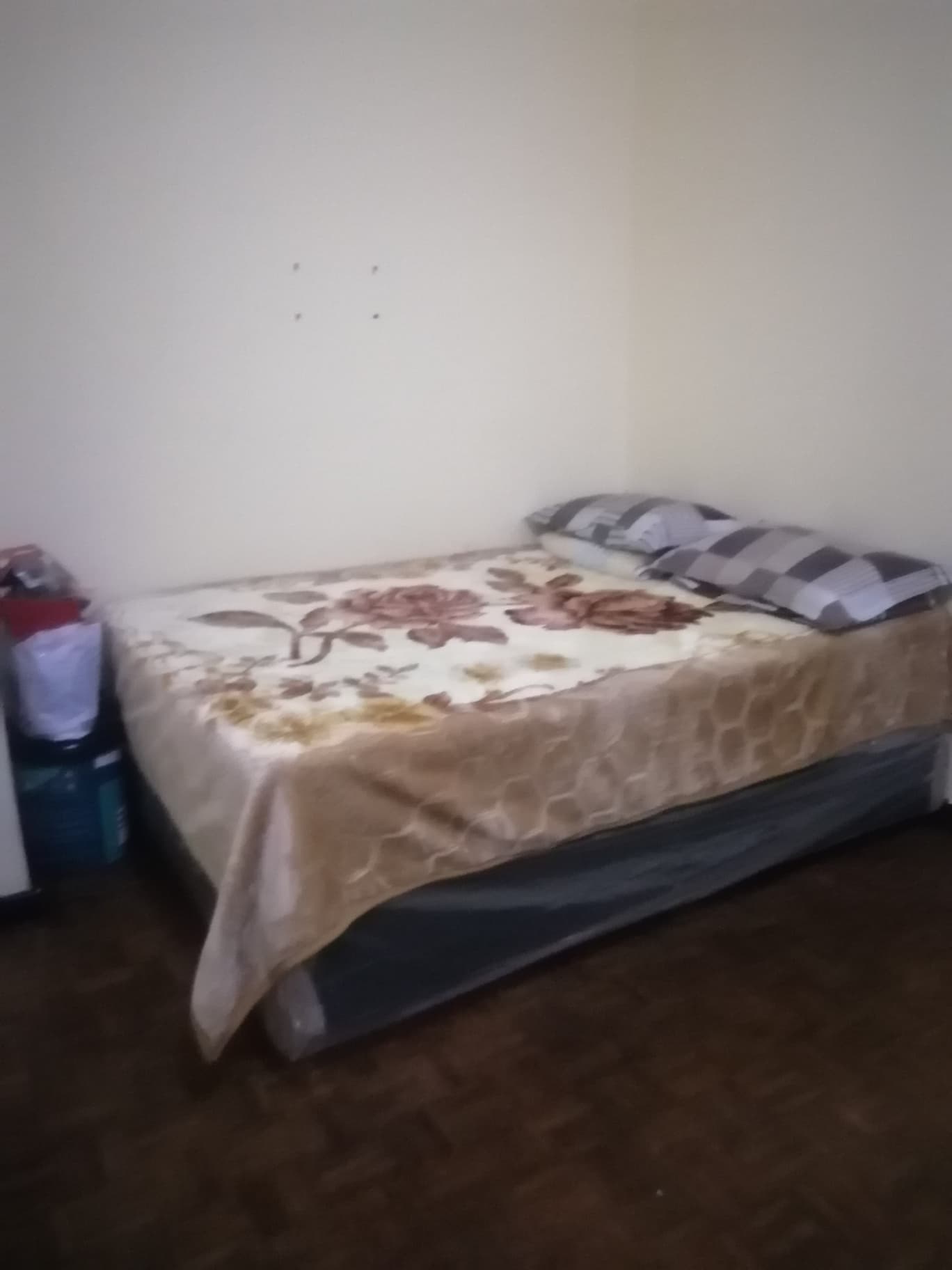 Affordable Sitting Room for Rent in Florida Shoprite — 1 bed, 1 bath property in Roodepoort , Gauteng